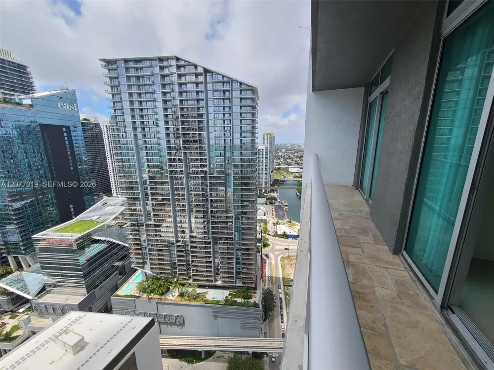 55 SE 6th St #4106 Miami, FL 33131