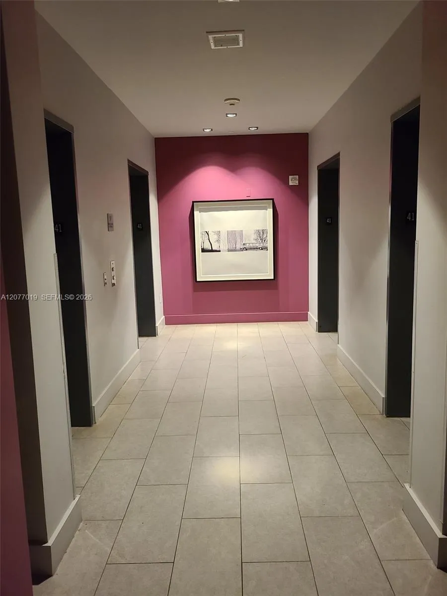55 SE 6th St #4106 Miami, FL 33131