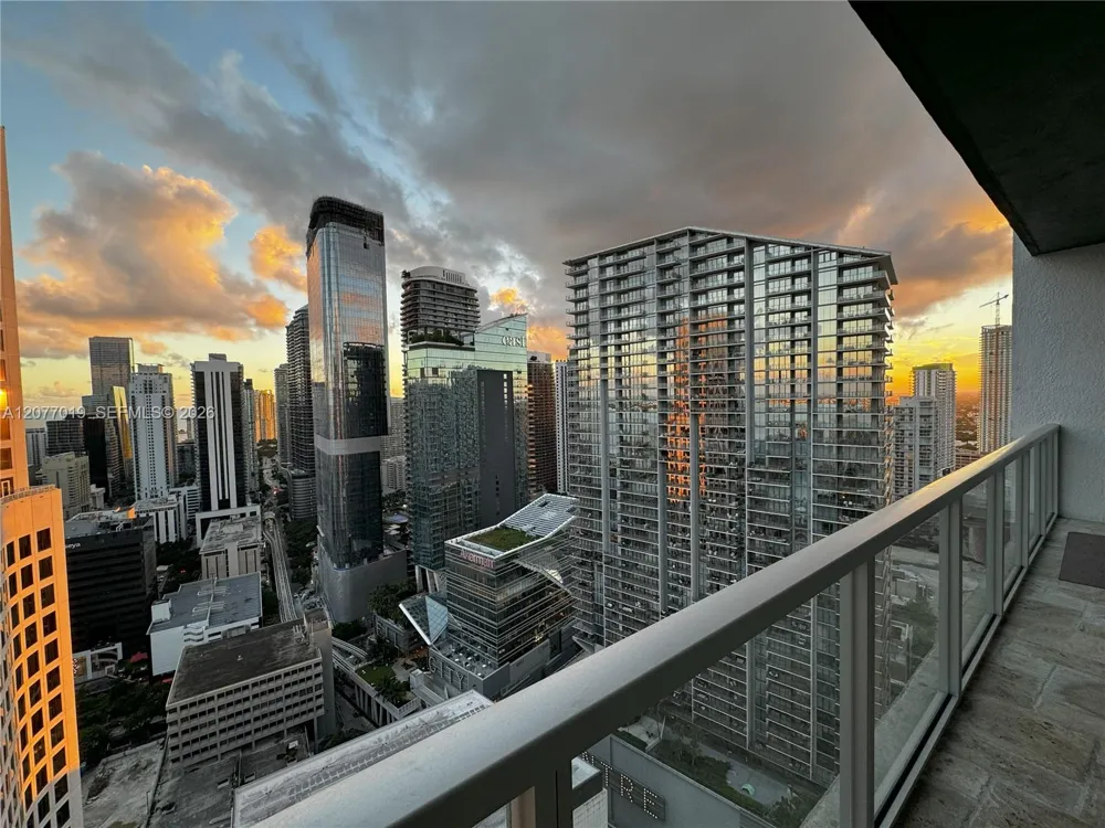 55 SE 6th St #4106 Miami, FL 33131