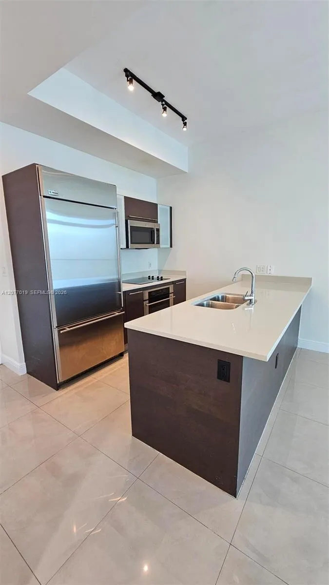 55 SE 6th St #4106 Miami, FL 33131