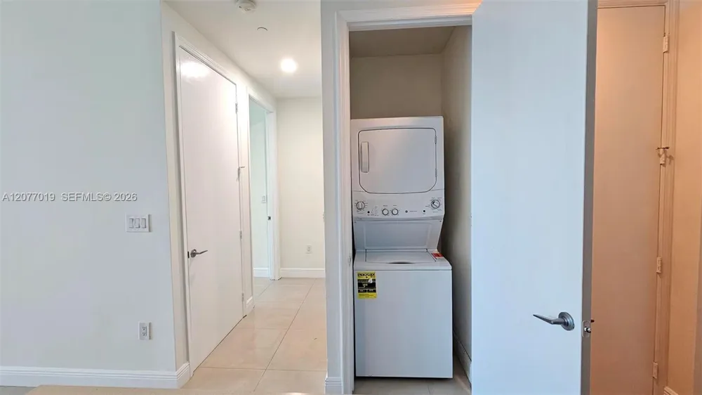 55 SE 6th St #4106 Miami, FL 33131