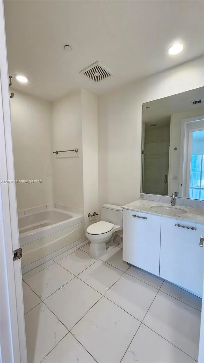 55 SE 6th St #4106 Miami, FL 33131
