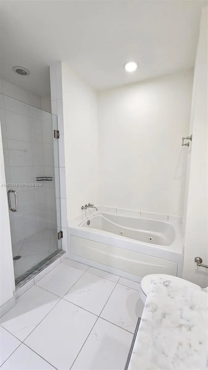 55 SE 6th St #4106 Miami, FL 33131