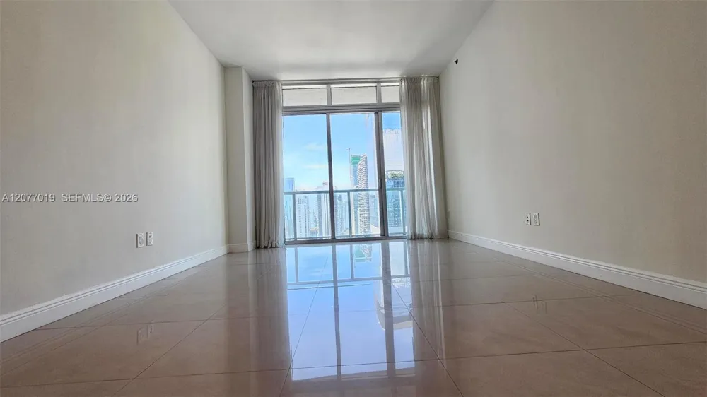 55 SE 6th St #4106 Miami, FL 33131