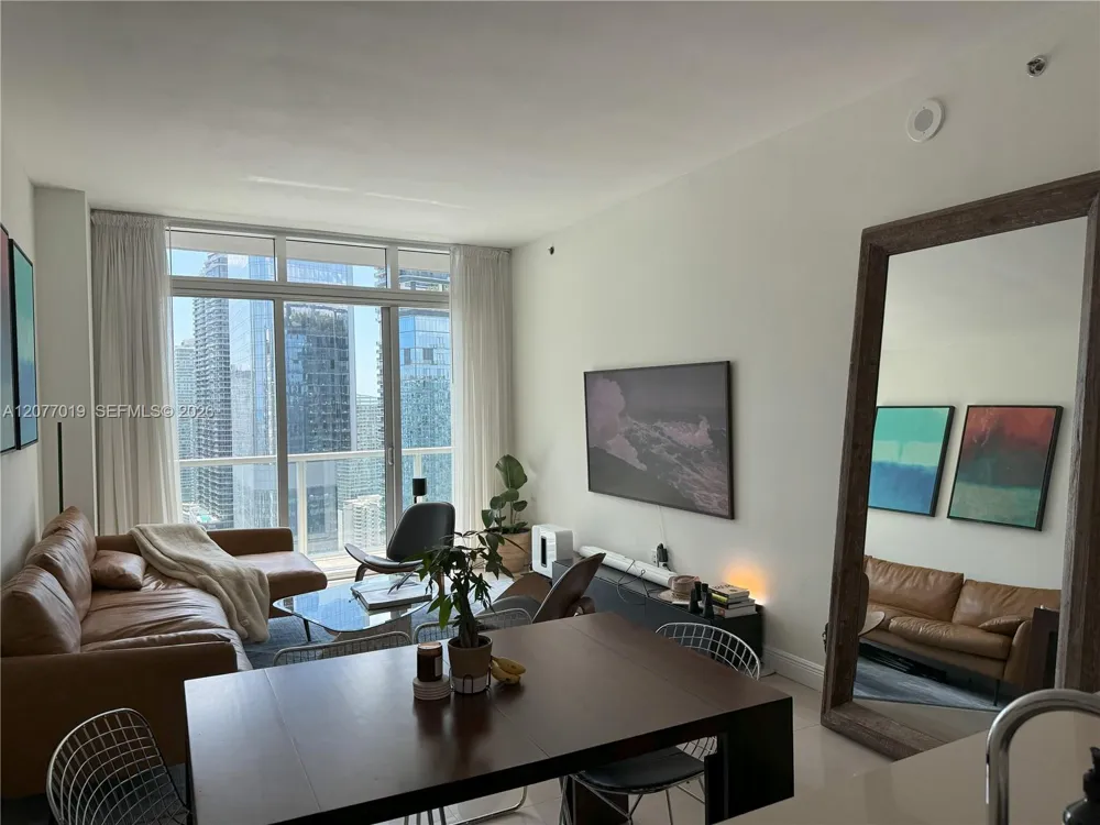 55 SE 6th St #4106 Miami, FL 33131