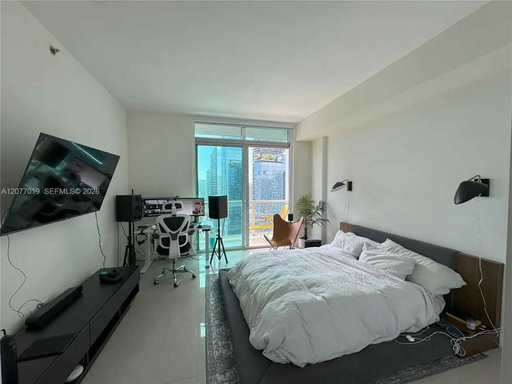 55 SE 6th St #4106 Miami, FL 33131