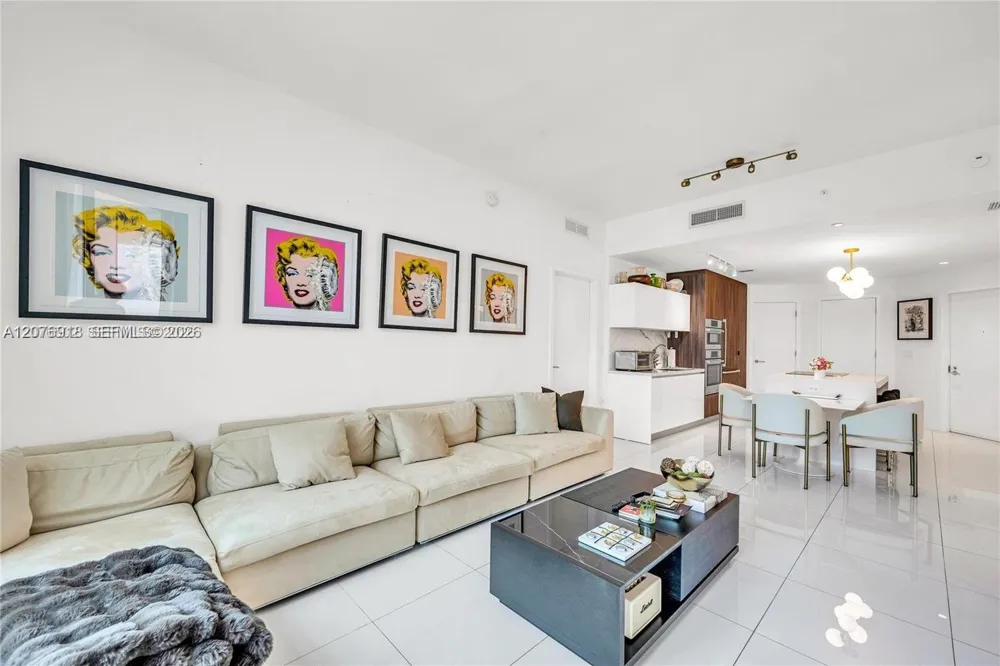 851 NE 1st Ave #2408 Miami, FL 33132