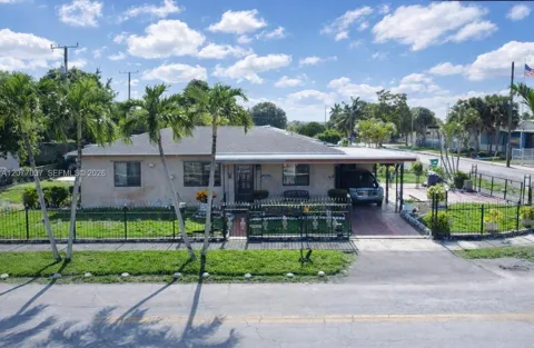 8210 NW 34th Ave