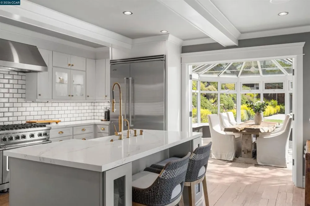 950 Country Lane Walnut Creek, CA 94596