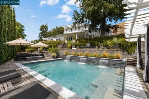 950 Country Lane