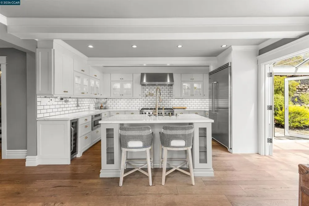 950 Country Lane Walnut Creek, CA 94596