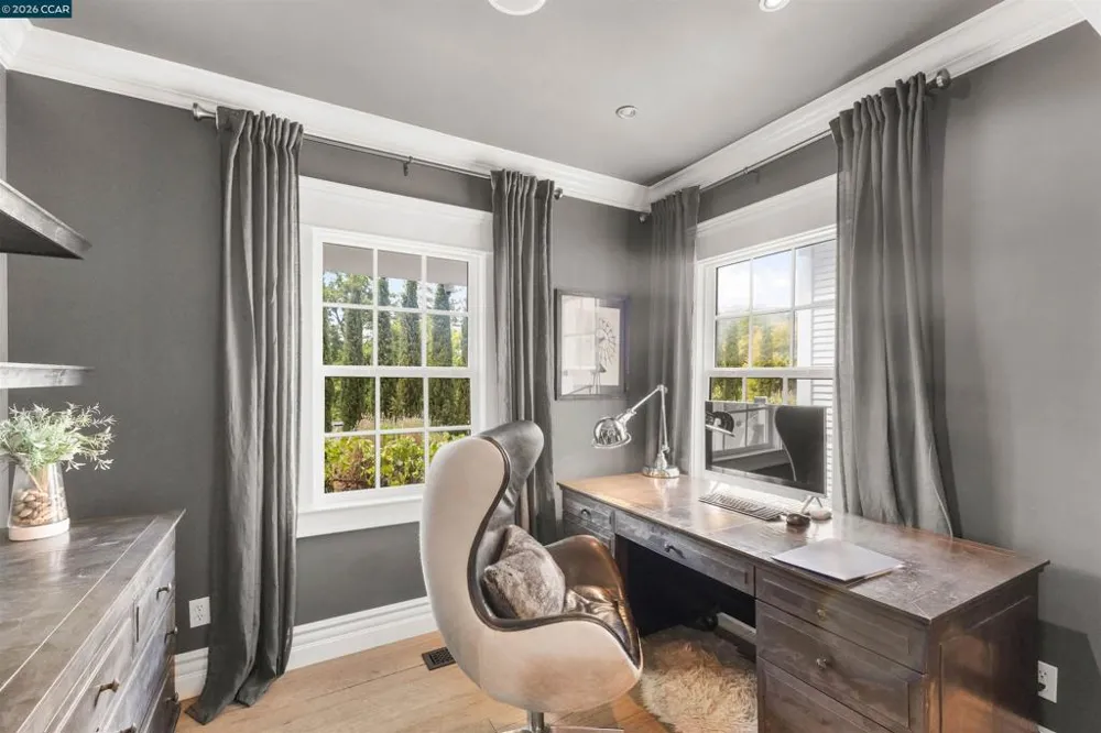 950 Country Lane Walnut Creek, CA 94596