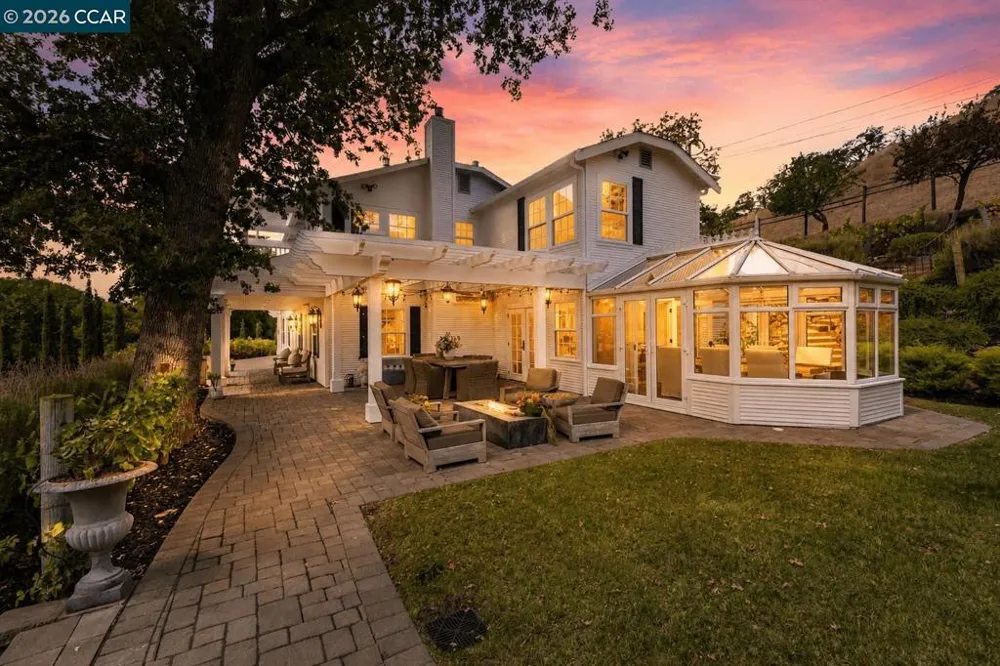 950 Country Lane Walnut Creek, CA 94596
