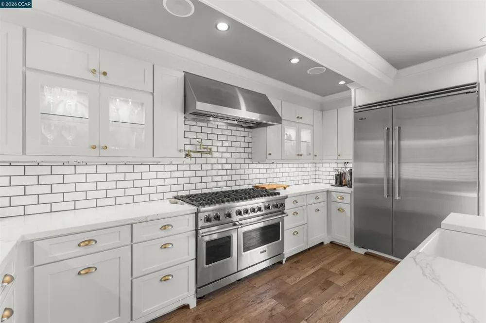950 Country Lane Walnut Creek, CA 94596
