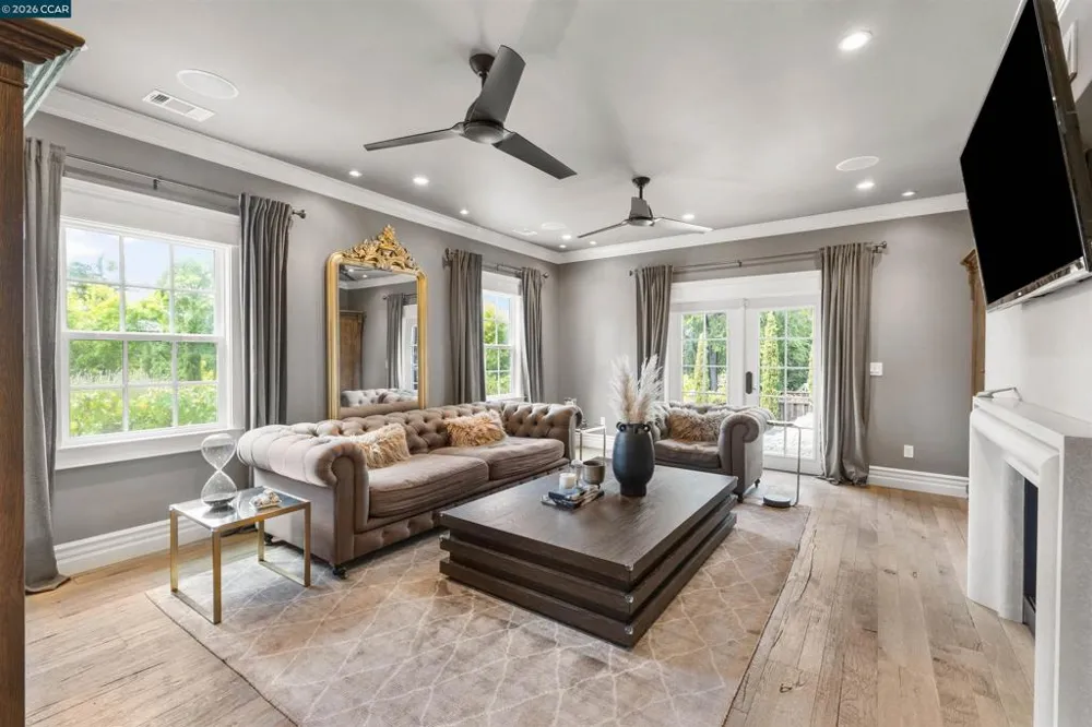 950 Country Lane Walnut Creek, CA 94596