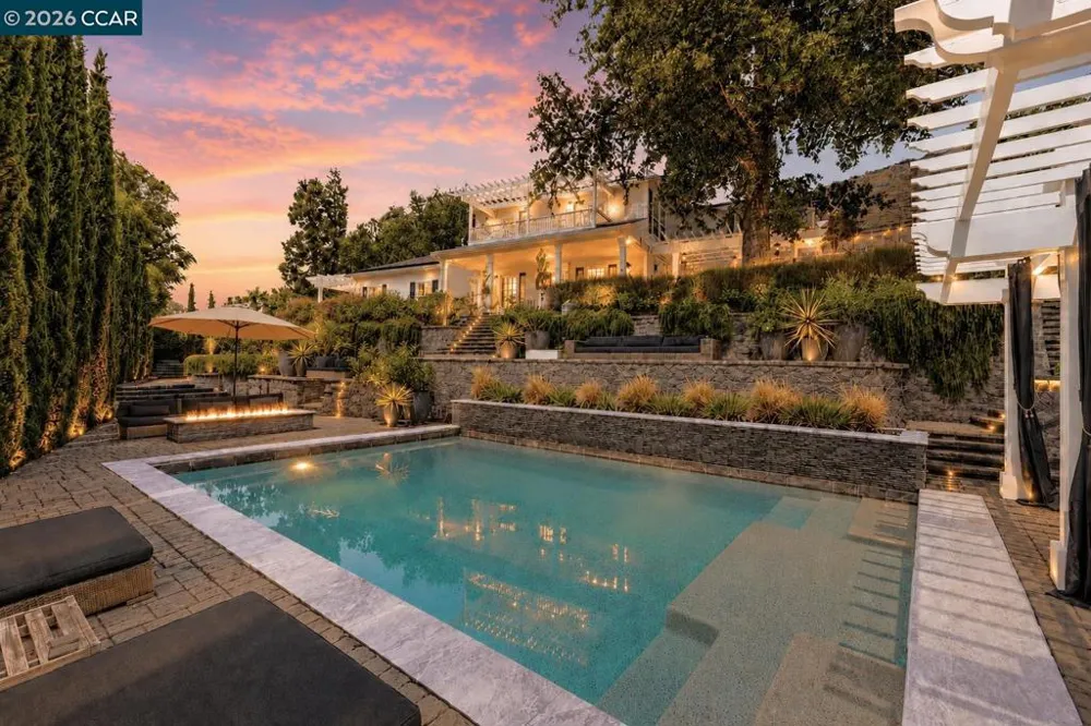 950 Country Lane Walnut Creek, CA 94596