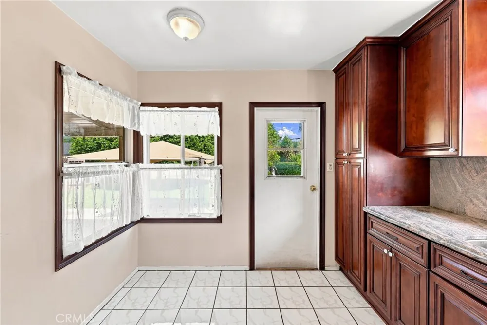 5523 Mavis Whittier, CA 90601