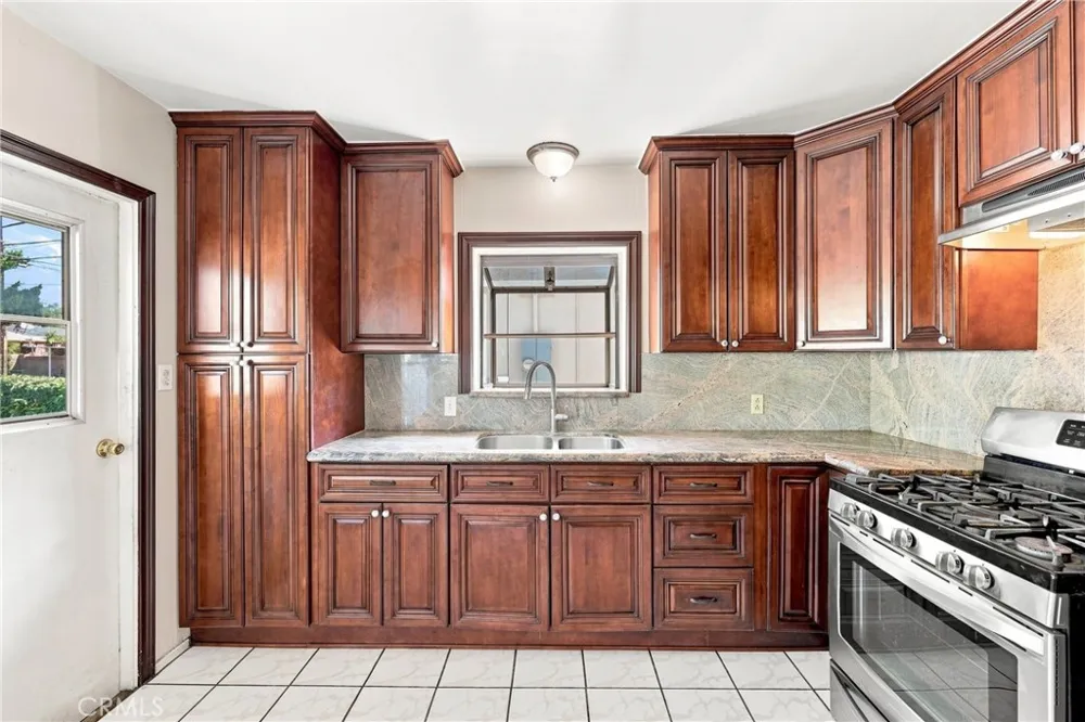 5523 Mavis Whittier, CA 90601