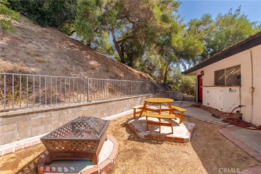 2125 Eastedge Glendale, CA 91206