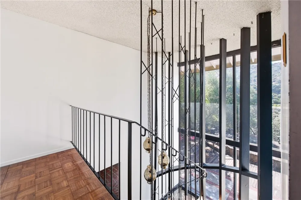 2125 Eastedge Glendale, CA 91206
