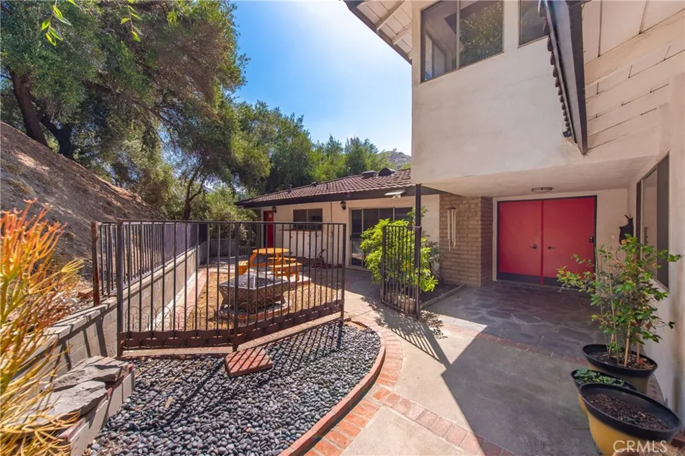 2125 Eastedge Glendale, CA 91206