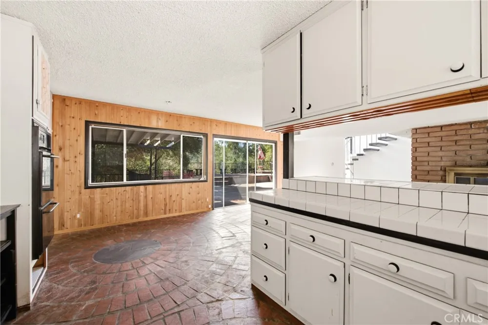 2125 Eastedge Glendale, CA 91206