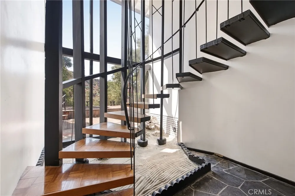 2125 Eastedge Glendale, CA 91206