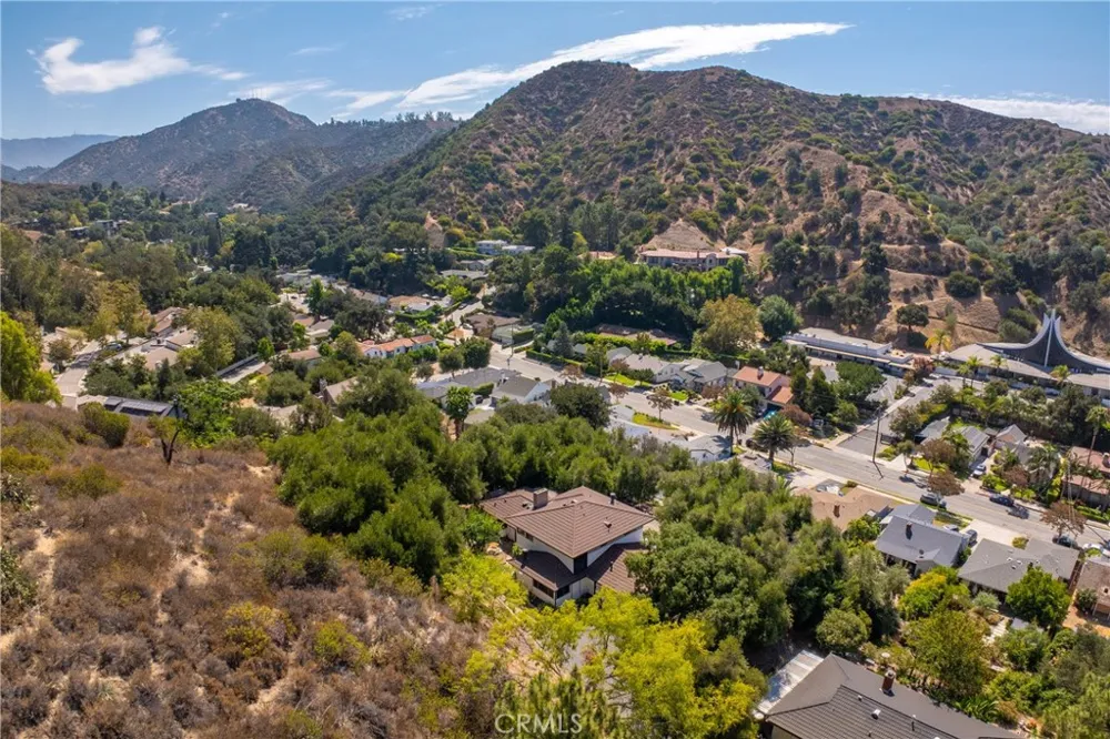 2125 Eastedge Glendale, CA 91206