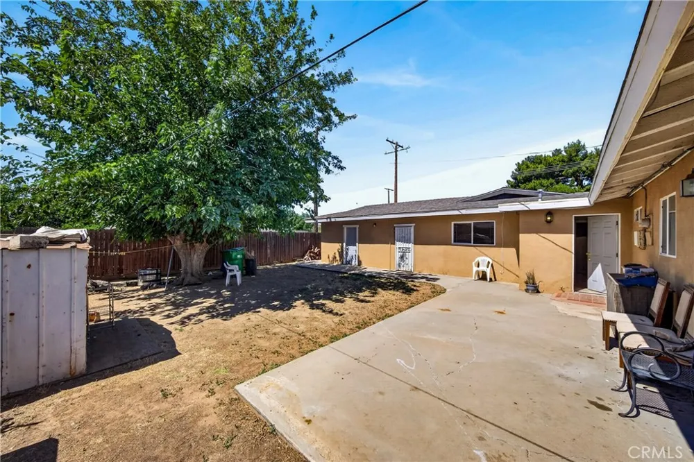2174 W Lincoln Banning, CA 92220