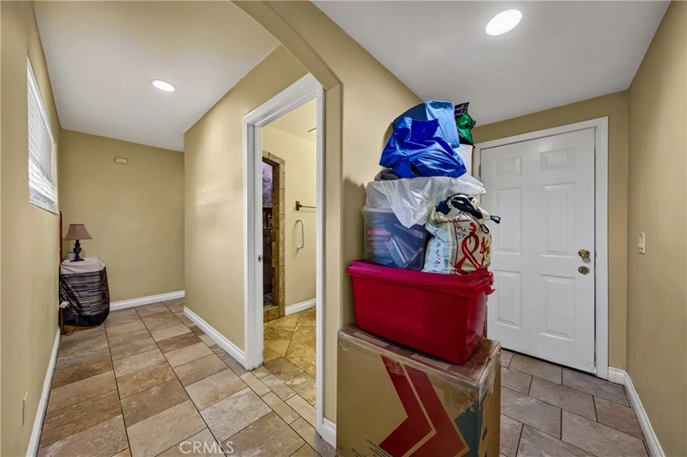 2174 W Lincoln Banning, CA 92220