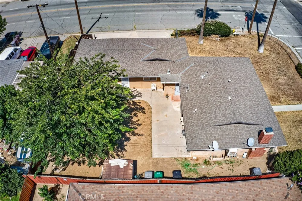 2174 W Lincoln Banning, CA 92220