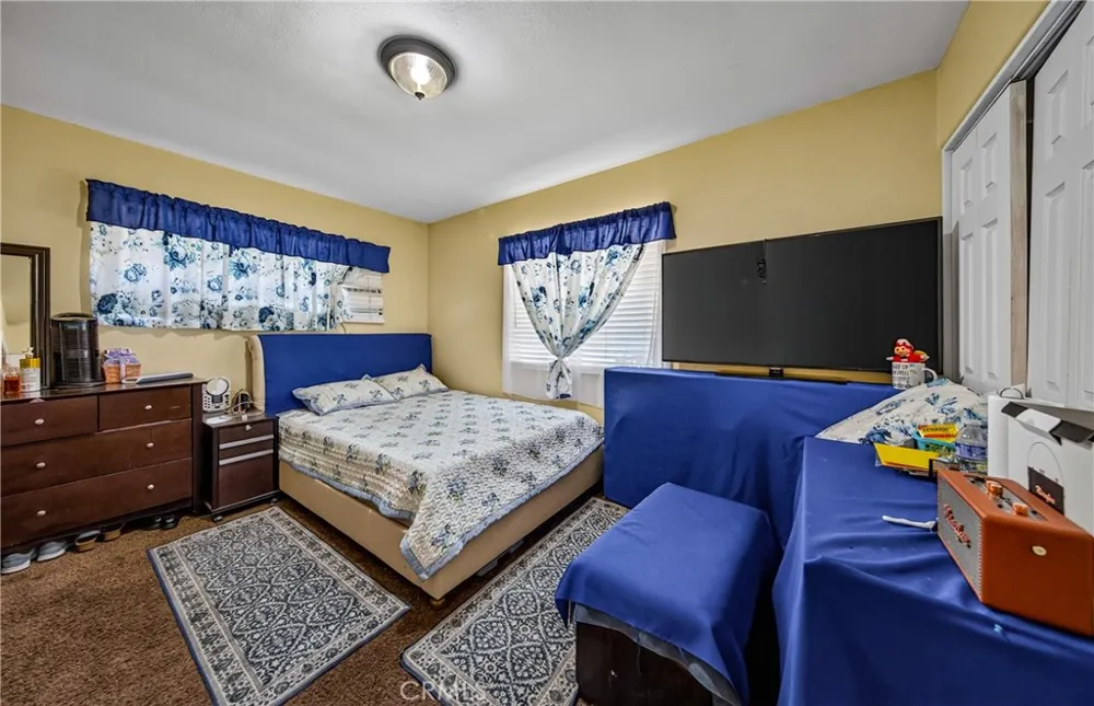 2174 W Lincoln Banning, CA 92220