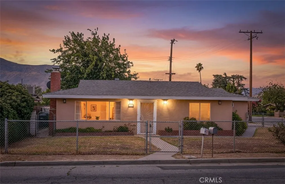 2174 W Lincoln Banning, CA 92220