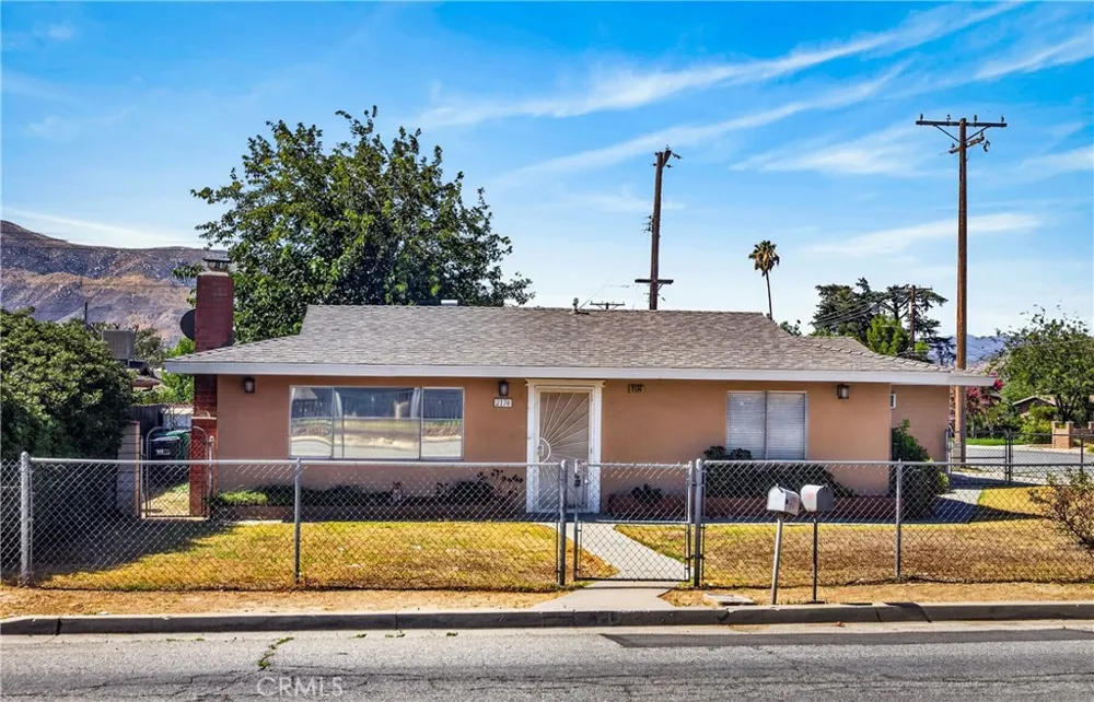 2174 W Lincoln Banning, CA 92220