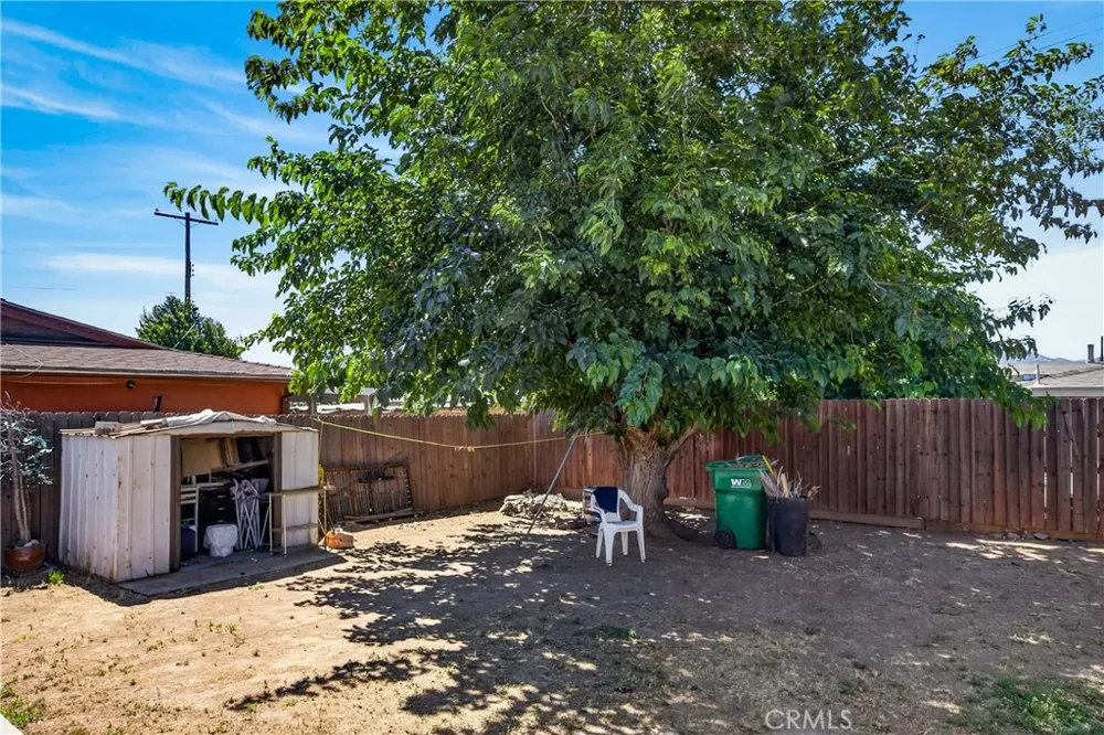 2174 W Lincoln Banning, CA 92220