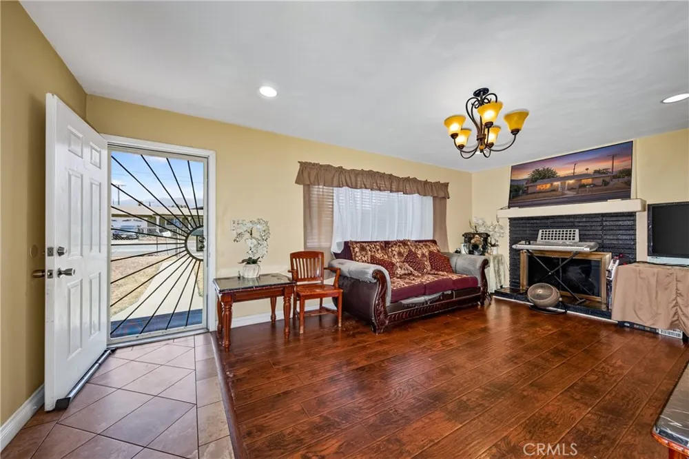 2174 W Lincoln Banning, CA 92220