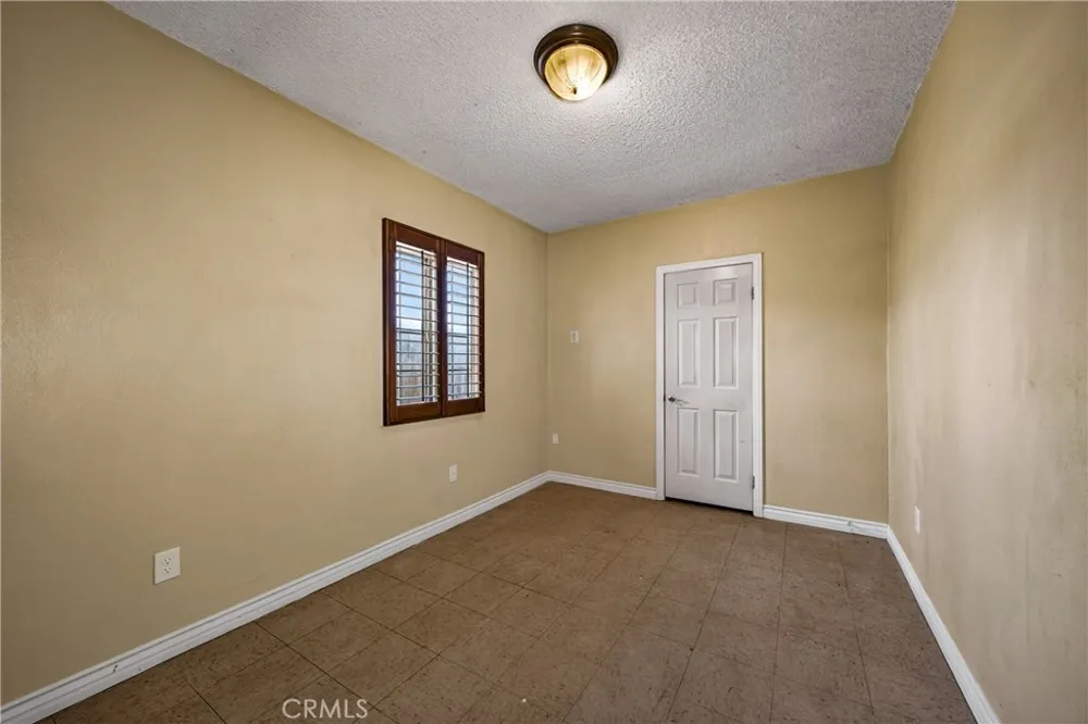2174 W Lincoln Banning, CA 92220