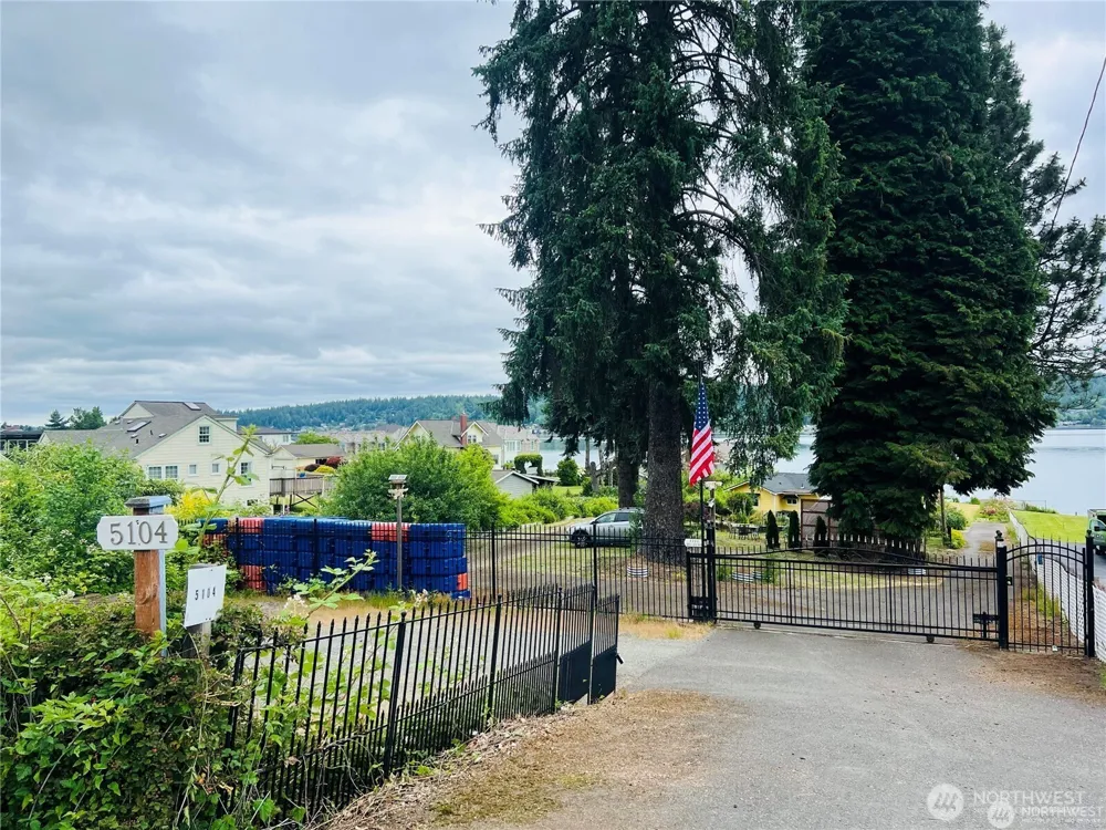 5104 NW Sammamish Road Issaquah, WA 98027