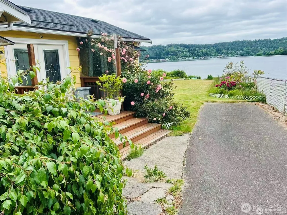 5104 NW Sammamish Road Issaquah, WA 98027