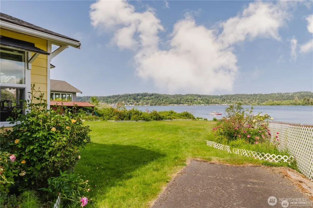 5104 NW Sammamish Road Issaquah, WA 98027
