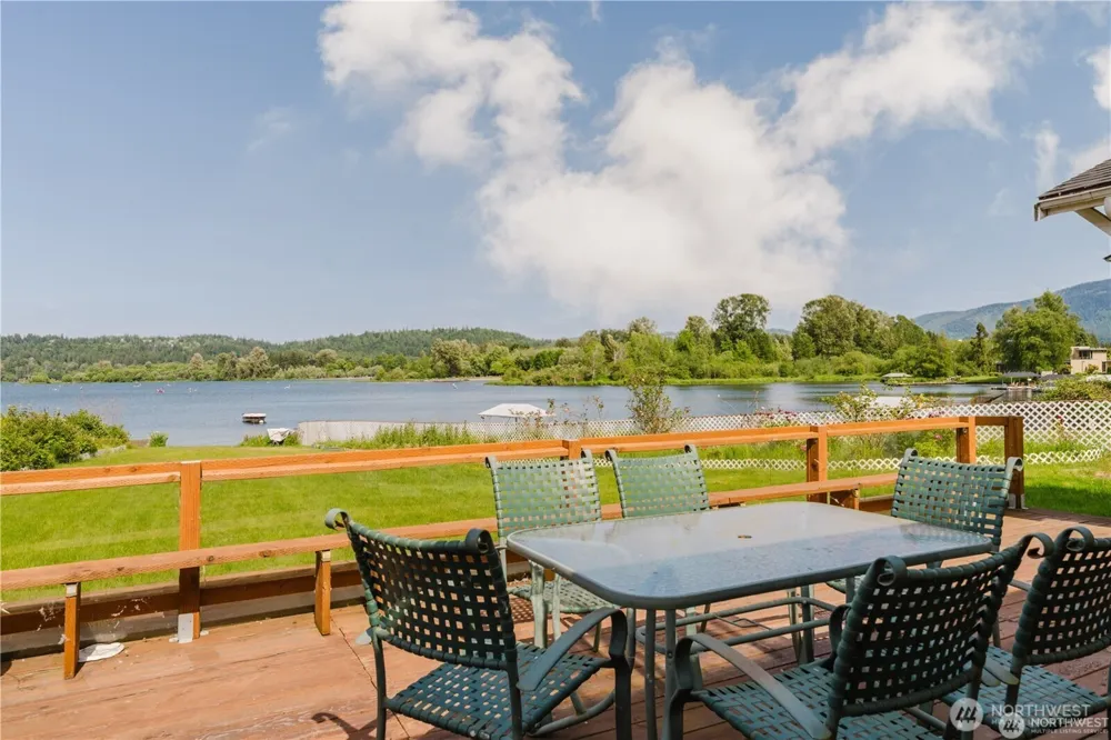 5104 NW Sammamish Road Issaquah, WA 98027