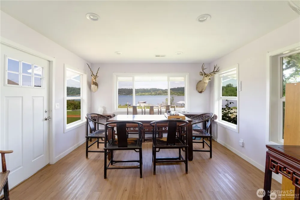 5104 NW Sammamish Road Issaquah, WA 98027
