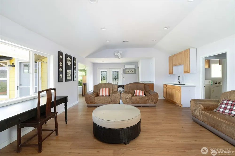 5104 NW Sammamish Road Issaquah, WA 98027