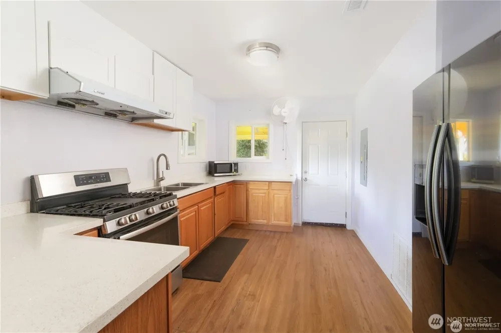 5104 NW Sammamish Road Issaquah, WA 98027