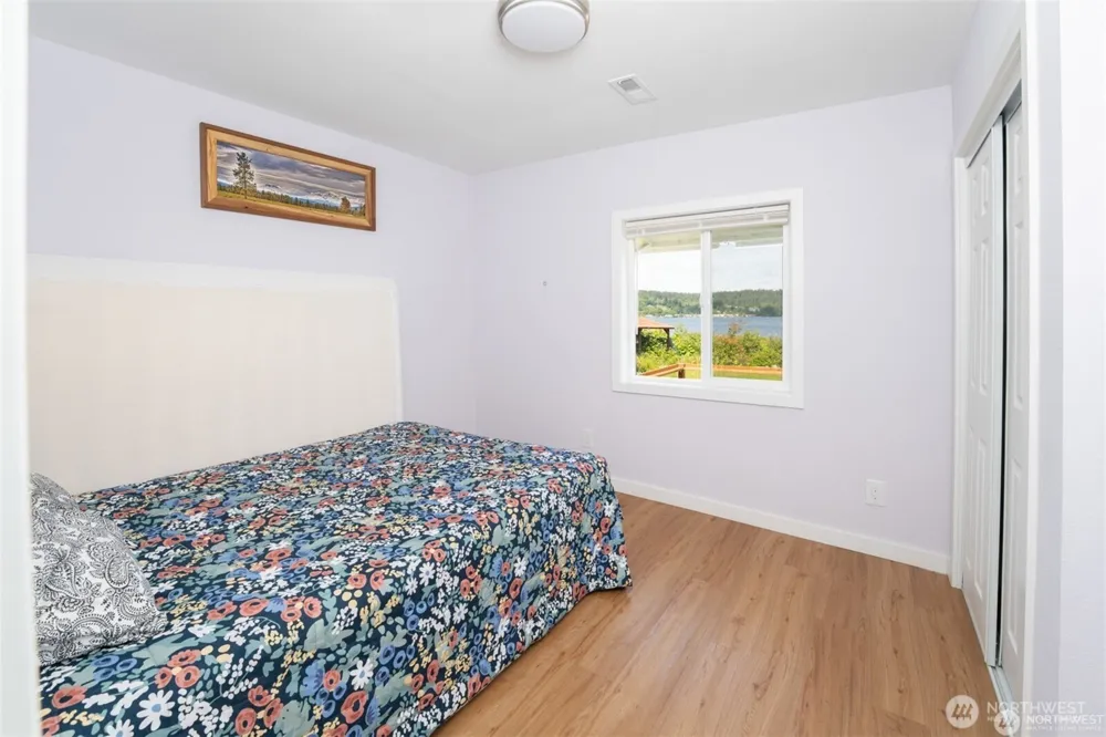 5104 NW Sammamish Road Issaquah, WA 98027