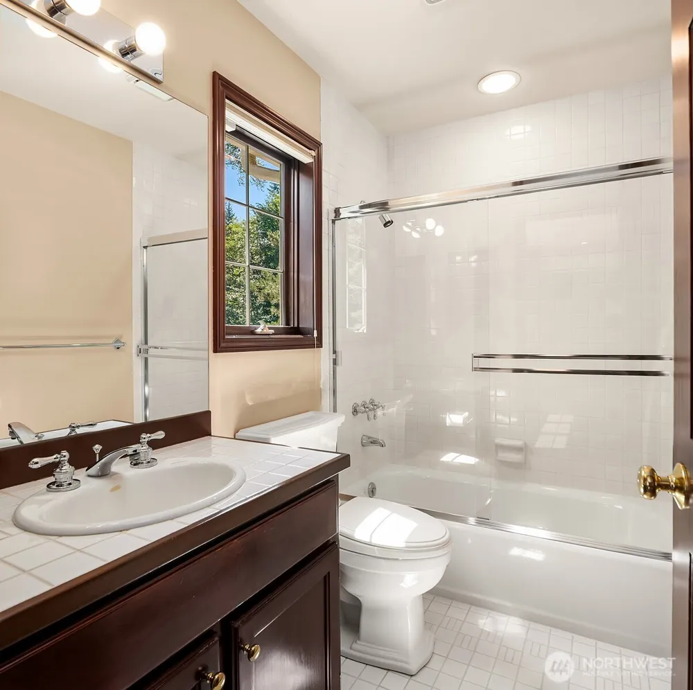 19955 NE 129th Street Woodinville, WA 98077