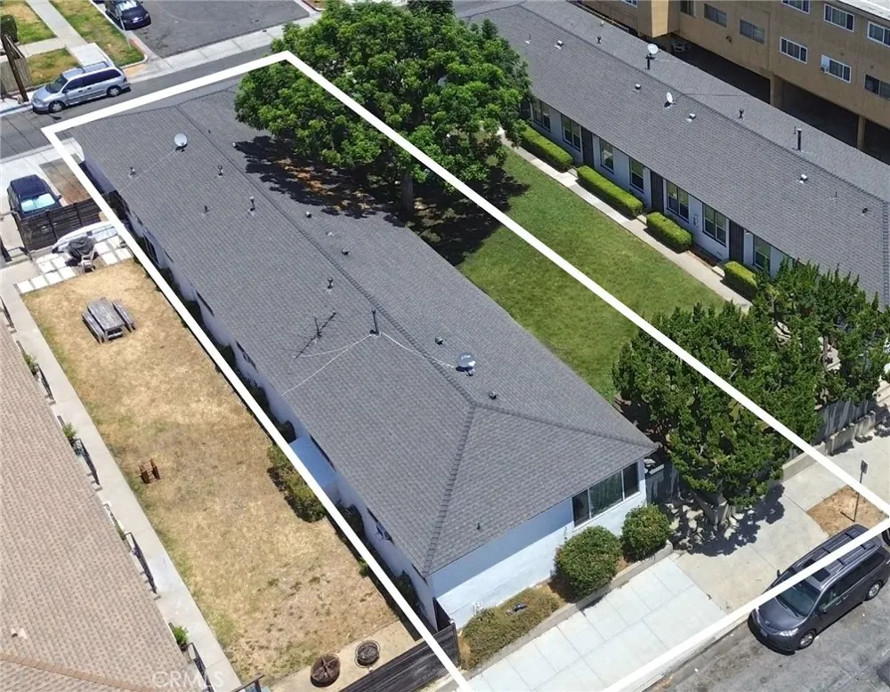 3245 E Wilton Long Beach, CA 90804