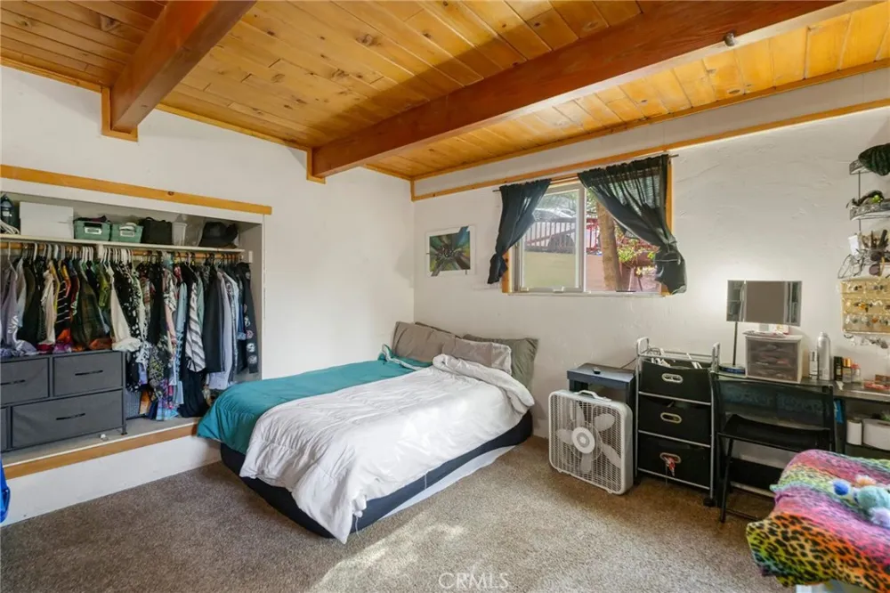 32892 Lone Pine Running Springs, CA 92382