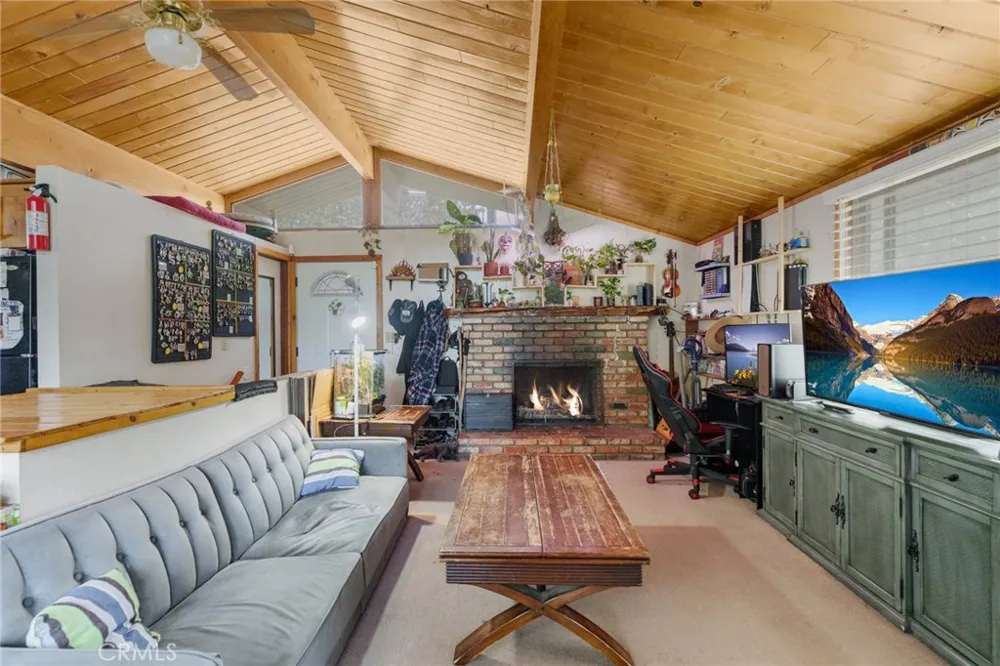 32892 Lone Pine Running Springs, CA 92382