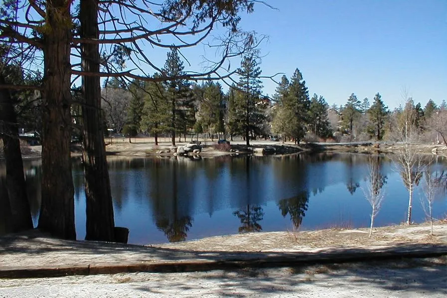 32892 Lone Pine Running Springs, CA 92382